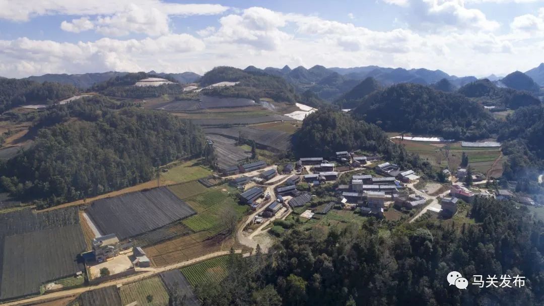 马关八寨:用历史文化撑起自强自信 用“美丽庭院”鼓起群众腰包