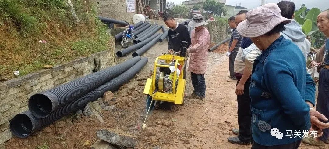 马关:古林箐“两污”治理 洁净到户“俏”了村