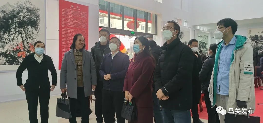 逛画展、领春联……马关市民欢天喜地迎新年