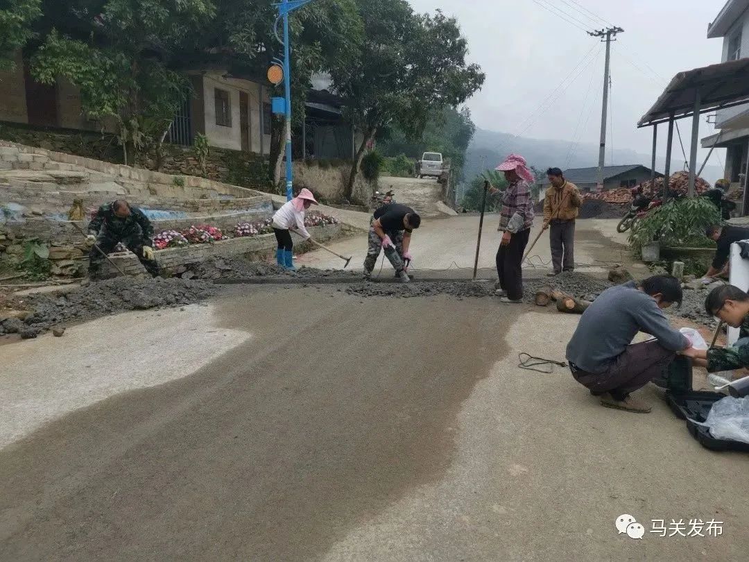 马关:古林箐“两污”治理 洁净到户“俏”了村