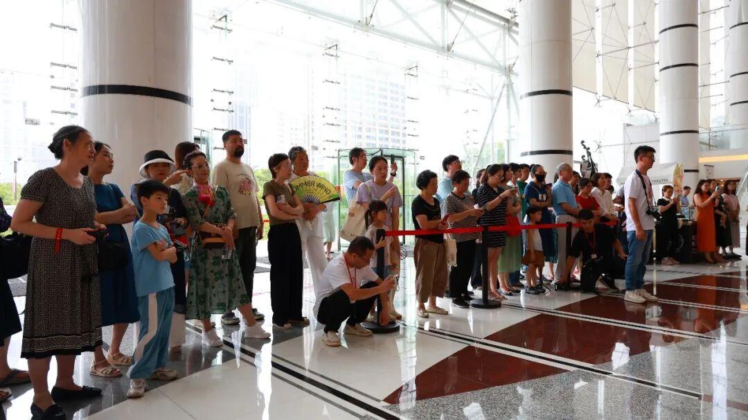 跨越山海共赴艺术之约,文山少年闪耀上海大剧院舞台!